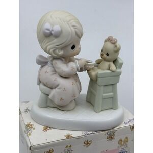 Vintage Enesco Precious Moments Members Only Figurine "Sharing" Box